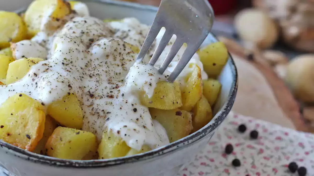 Ψητές πατάτες cacio e pepe: τόσο κρεμώδεις που δεν τις έχετε δοκιμάσει ποτέ!