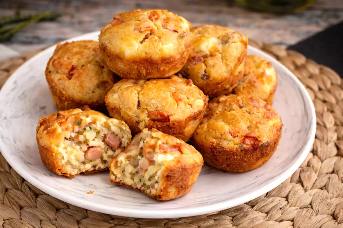 Αλμυρά muffins για μέρες χωρίς ιδέες. 8 συνταγές για όταν δεν ξέρετε τι να μαγειρέψετε αλλά θέλετε να φάτε καλά.