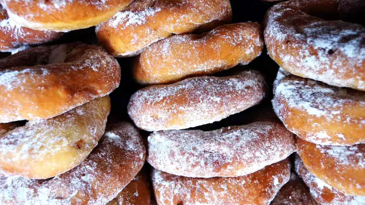 Για το Mardi Gras, αυτές οι 3 συνταγές ντόνατ είναι βέβαιο ότι θα προκαλέσουν αίσθηση.