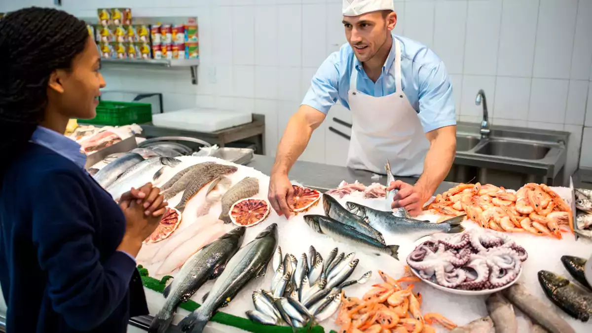 Πιο θρεπτικό από τον σολομό και απείρως φθηνότερο: το ξεχασμένο ψάρι που θα μπορούσε να αλλάξει τη διατροφή σας