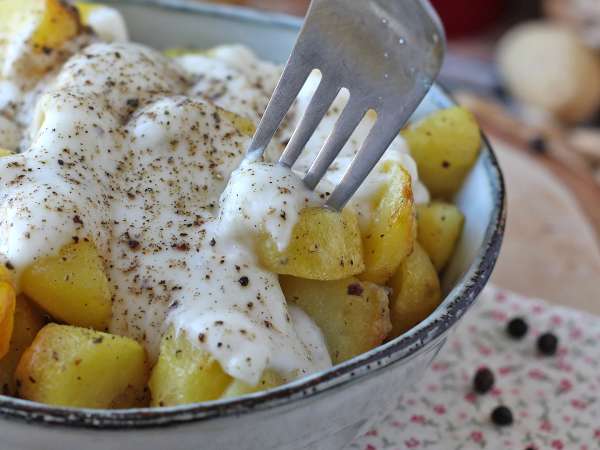 Ψητές πατάτες cacio e pepe: τόσο κρεμώδεις που δεν τις έχετε δοκιμάσει ποτέ!