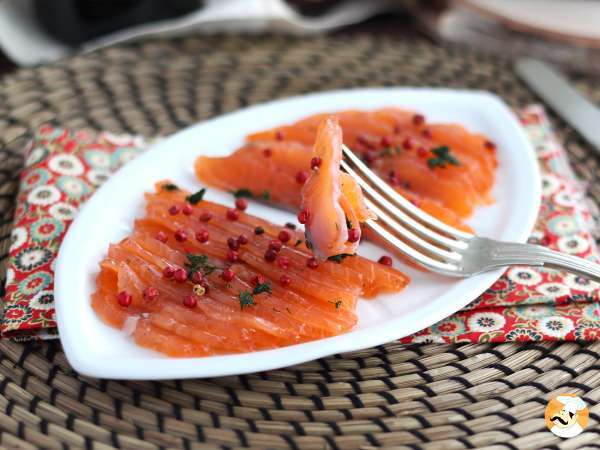 Πώς προετοιμάζετε τον τέλειο σολομό gravlax για τα Χριστούγεννα;
