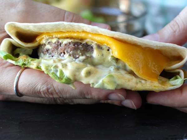 Αυτό το wrap έχει γεύση σαν Big Mac... και είναι έτοιμο σε λίγα λεπτά!