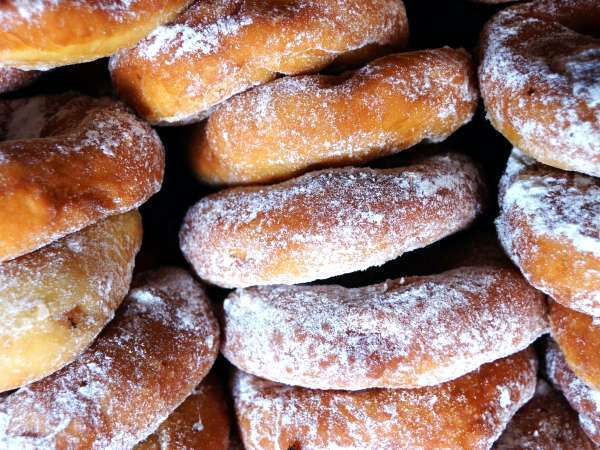 Για το Mardi Gras, αυτές οι 3 συνταγές ντόνατ είναι βέβαιο ότι θα προκαλέσουν αίσθηση.