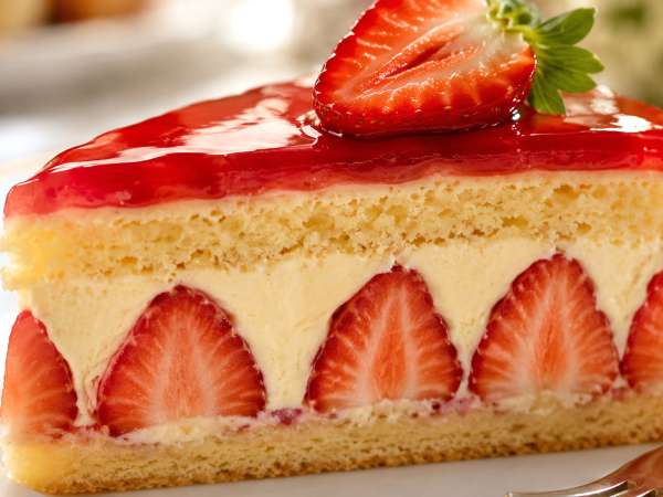 Εμβληματικές συνταγές με φράουλες: από την pavlova μέχρι το fraisier για ένα ταξίδι στα επιδόρπια του κόσμου.