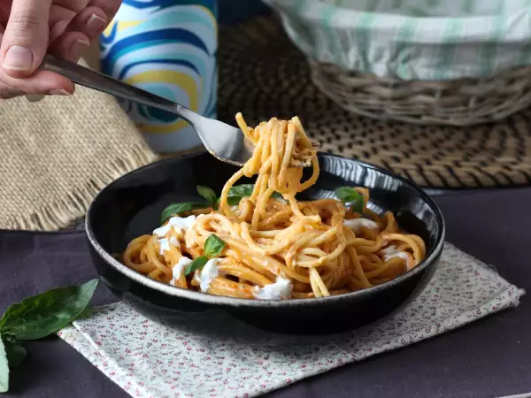 8 συνταγές πρώτου πιάτου με burrata, stracciatella και μοτσαρέλα για να κάνετε κάθε γεύμα πραγματικά νόστιμο