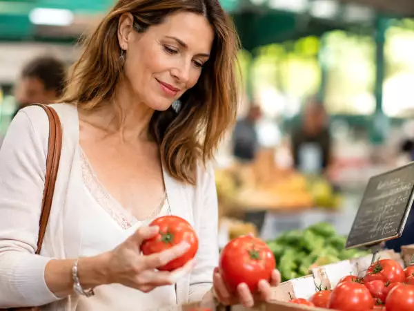 Το απλό κόλπο για να μην ωριμάσουν πρόωρα οι ντομάτες