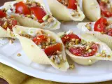Άρθρα: Κρύα γεμιστά conchiglioni για το καλοκαίρι: κρεμώδη, πολύχρωμα και έτοιμα να εξαφανιστούν από το πιάτο σε μια στιγμή