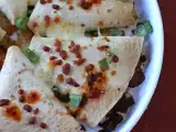 Συνταγή Τορτίγιες φούρνου με quesadillas και πικάντικη γέμιση βοδινού κρέατος
