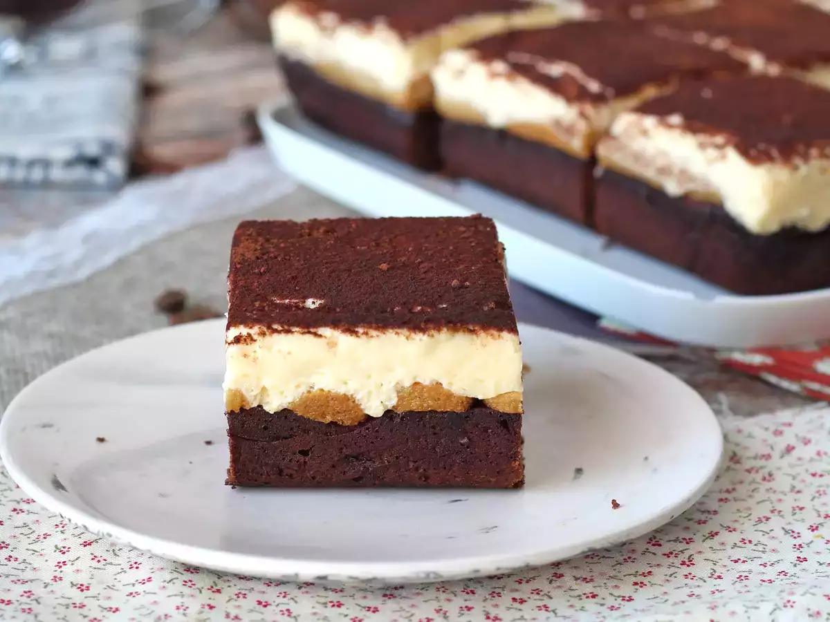 Συνταγή Οι λάτρεις του brownie και του τιραμισού, έχουμε το τέλειο κέικ για εσάς!