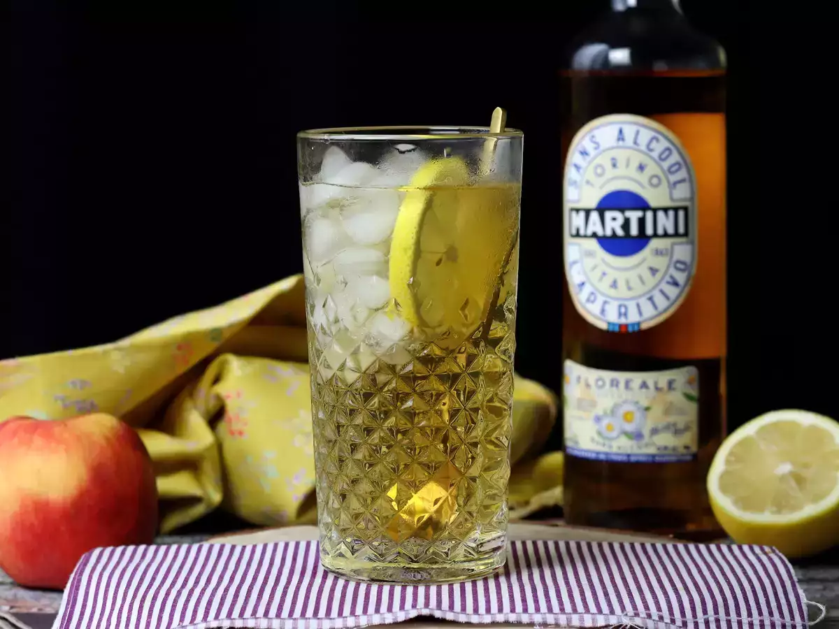 Συνταγή Martini spritz χωρίς αλκοόλ, ένα γλυκό, λουλουδάτο κοκτέιλ για το απεριτίφ