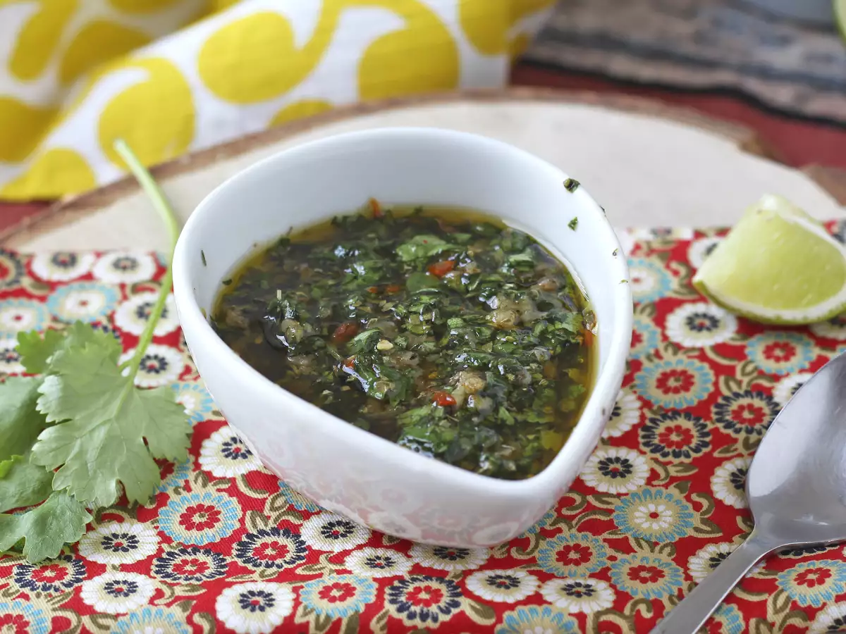 Συνταγή Σάλτσα chimichurri: η τέλεια πινελιά για τα ψητά και τα μπάρμπεκιου σας.