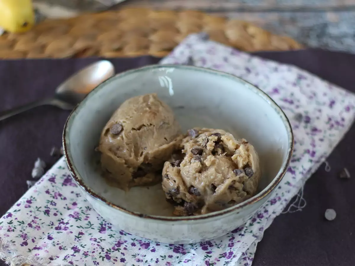 Συνταγή Vegan παγωτό μπανάνα σούπερ εύκολο να φτιάξεις γεύση μπισκότου! vegan ζύμη μπισκότων