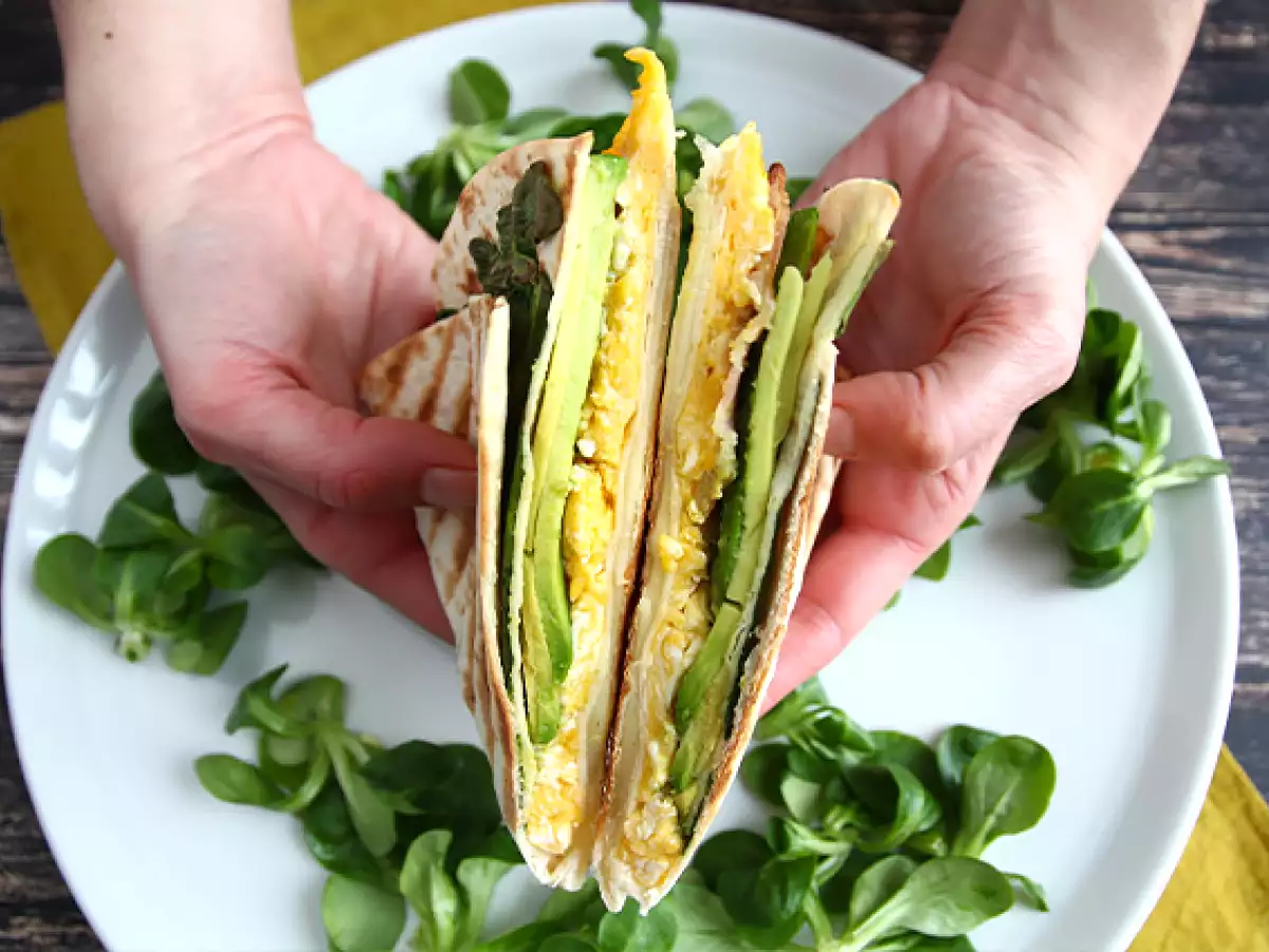 Συνταγή Φρυγανισμένο wrap σε στυλ δεκατιανού - tortilla wrap hack