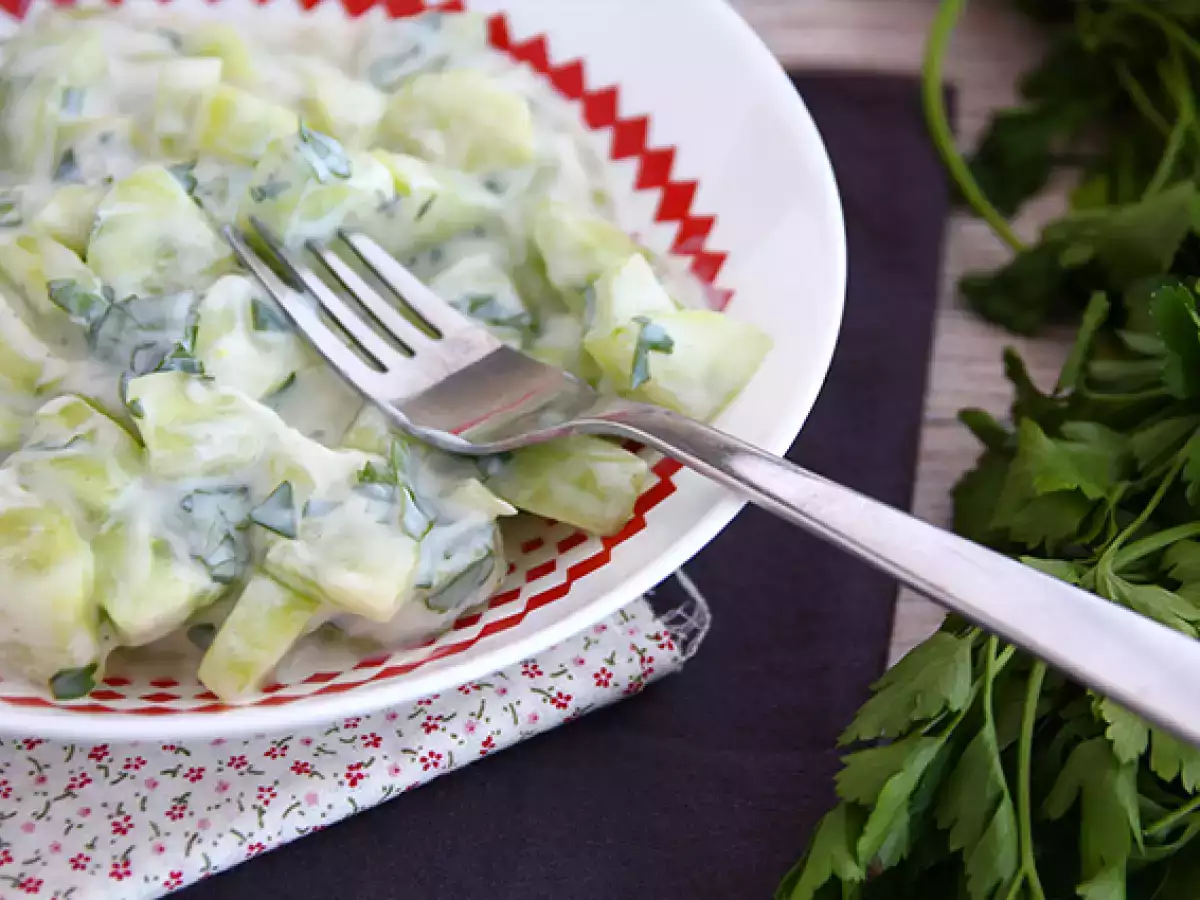 Συνταγή Αγγούρι με σάλτσα γιαουρτιού