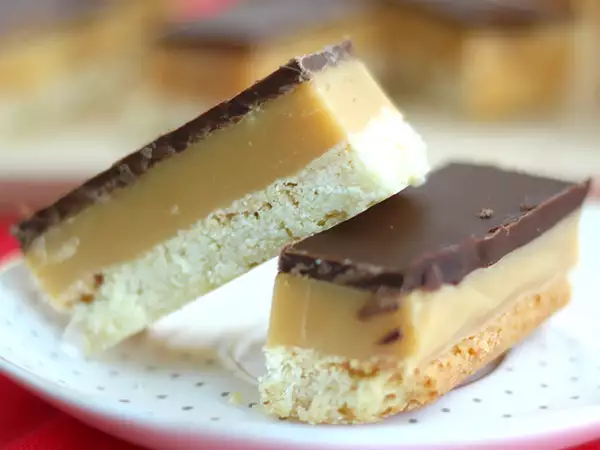 Συνταγή Σπιτικό twix, ή shortbread millionaire