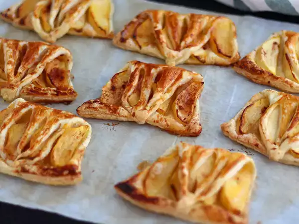 Συνταγή Express turnovers μήλου