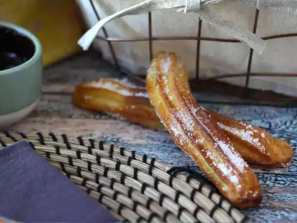 Συνταγή Churros μαγειρεμένα στη φριτέζα αέρος