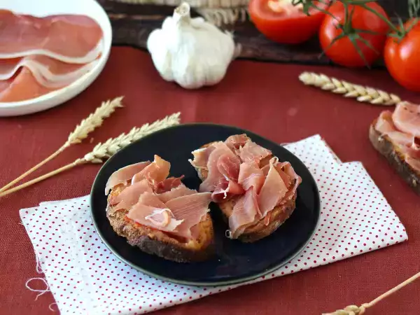 Συνταγή Σάντουιτς με ντομάτα και ζαμπόν serrano