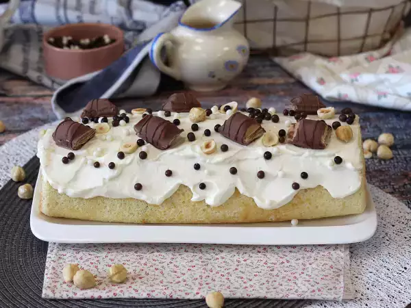 Συνταγή Εύκολο ρολό με γεύση kinder bueno, ιδανικό για τούρτα γενεθλίων ή χριστουγεννιάτικο κούτσουρο!