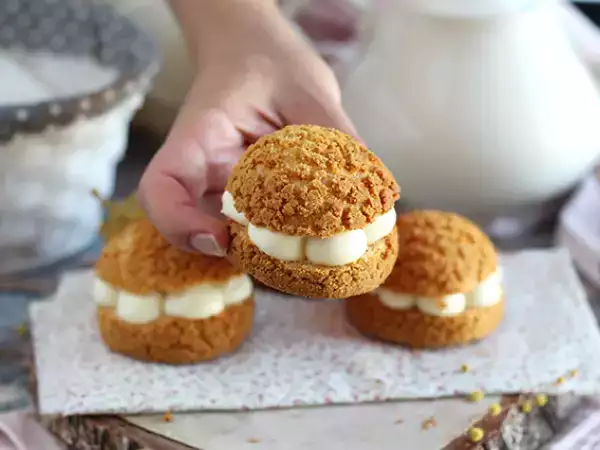 Συνταγή Κρέμα βανίλιας κρέμα cracker puffs