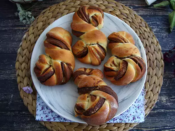 Συνταγή Πλεγμένα ψωμάκια με nutella