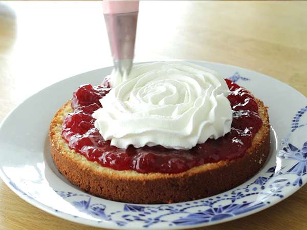 Κέικ Victoria Sponge Cake - Προετοιμασία βήμα 6
