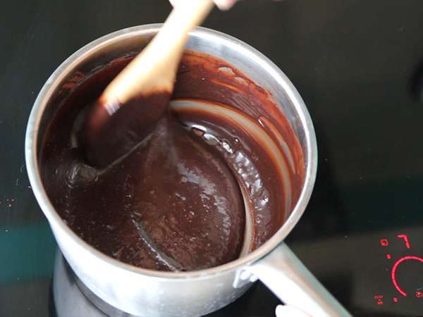 Brigadeiro, μικρά βραζιλιάνικα γλυκά - Προετοιμασία βήμα 2