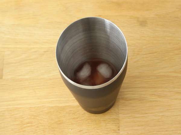 Cosmopolitan με χυμό cranberry - Προετοιμασία βήμα 1
