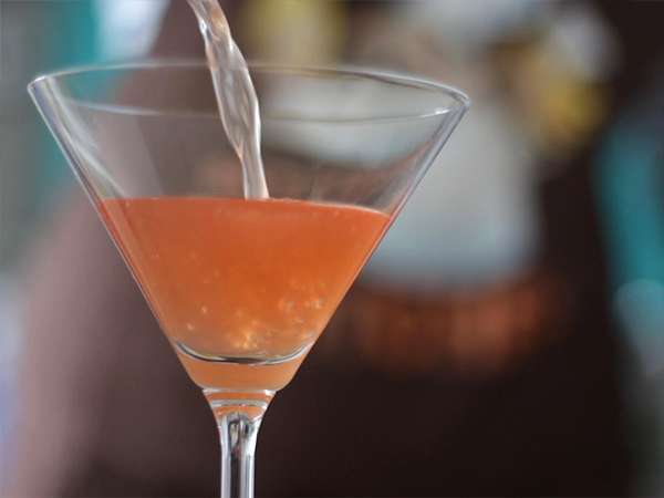 Cosmopolitan με χυμό cranberry - Προετοιμασία βήμα 3