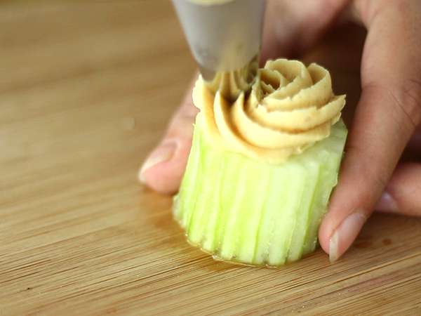 Vegan cupcakes με αγγούρι και χούμους - Προετοιμασία βήμα 4
