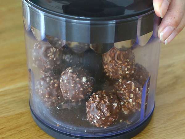 Χριστουγεννιάτικο κούτσουρο με Ferrero Rochers - Προετοιμασία βήμα 6