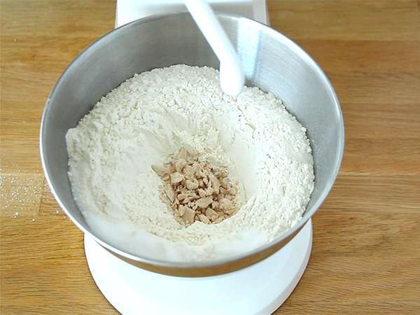 Αλσατικό Kougelhopf - Kouglof - Προετοιμασία βήμα 1