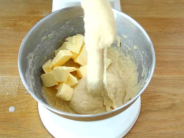 Αλσατικό Kougelhopf - Kouglof - Προετοιμασία βήμα 2