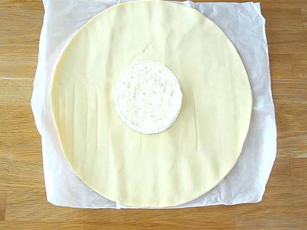 Ζαμπόν και κρεμμύδι Camembert σφολιάτας - Προετοιμασία βήμα 1