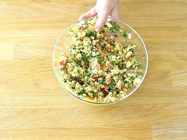 Πολύ εύκολο ανατολίτικο tabbouleh - Προετοιμασία βήμα 3