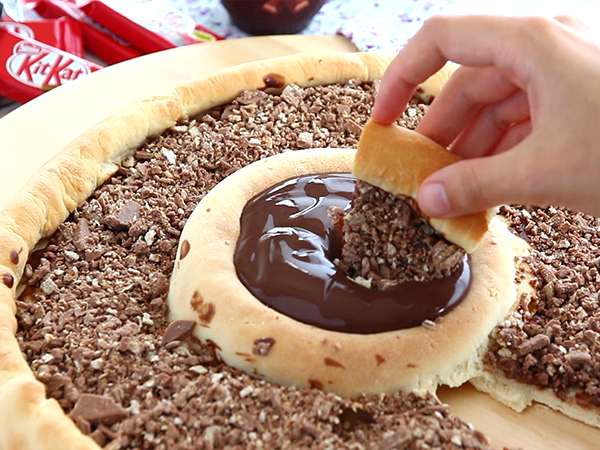 Πίτσα με Kit Kat και γιαούρτι Σοκολάτα Danette - Προετοιμασία βήμα 6
