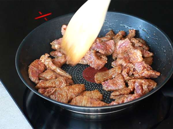 Γρήγορο και εύκολο Beef Stroganoff - Προετοιμασία βήμα 2