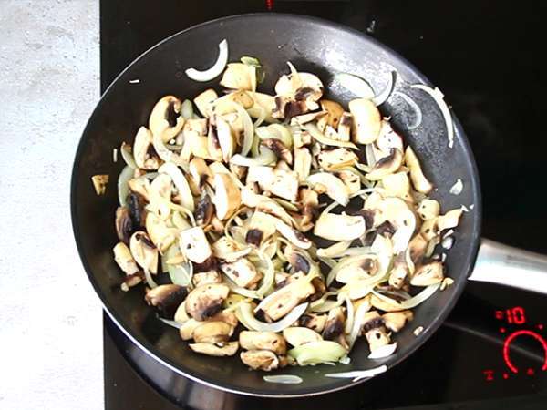 Γρήγορο και εύκολο Beef Stroganoff - Προετοιμασία βήμα 3