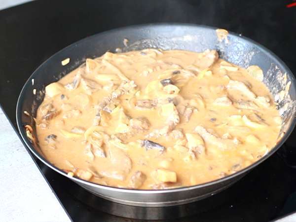 Γρήγορο και εύκολο Beef Stroganoff - Προετοιμασία βήμα 5