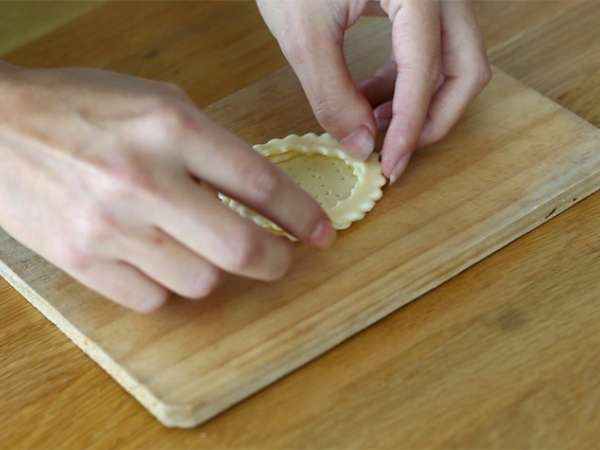 Βατόμουρο και μασκαρπόνε vol au vents - Προετοιμασία βήμα 2