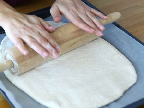 Focaccia, ιταλικό ψωμί με δεντρολίβανο - Προετοιμασία βήμα 3