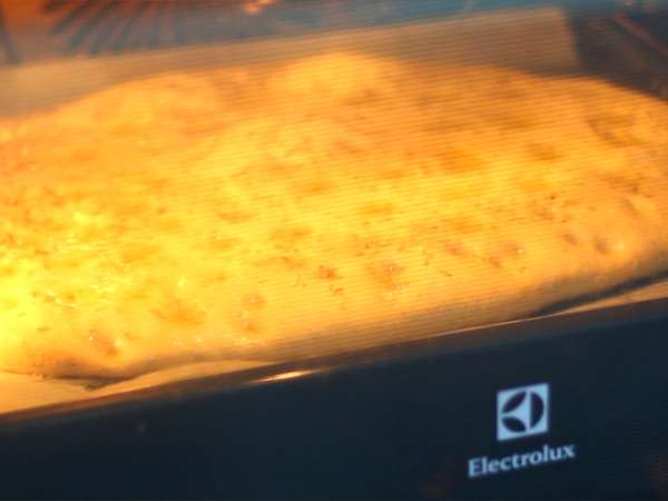 Focaccia, ιταλικό ψωμί με δεντρολίβανο - Προετοιμασία βήμα 7