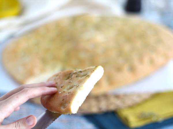 Focaccia, ιταλικό ψωμί με δεντρολίβανο - Προετοιμασία βήμα 8