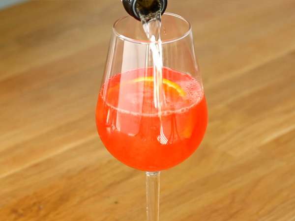 Spritz, το διάσημο ιταλικό κοκτέιλ με Aperol - Προετοιμασία βήμα 2