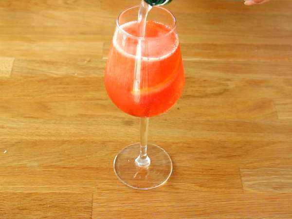 Spritz, το διάσημο ιταλικό κοκτέιλ με Aperol - Προετοιμασία βήμα 3