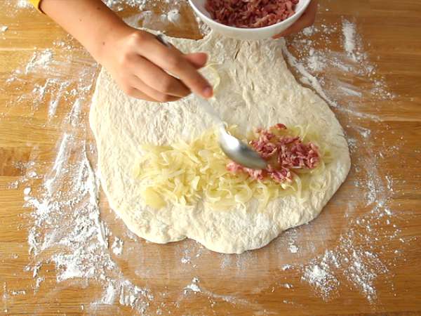 Fougasse με μπέικον και κρεμμύδια - Προετοιμασία βήμα 4