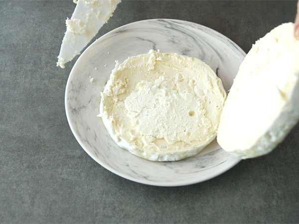 Brie με γέμιση βερίκοκου και αμυγδάλου - Προετοιμασία βήμα 1
