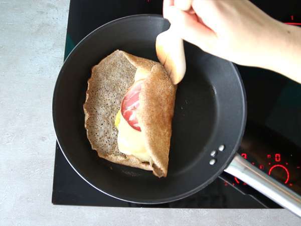 Γαλέτα φαγόπυρου με τυρί raclette - Προετοιμασία βήμα 3
