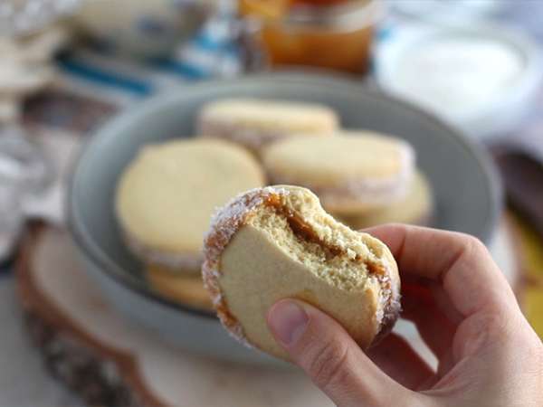 Alfajores - αργεντίνικο ψωμί με μαρμελάδα γάλακτος και καρύδα - Προετοιμασία βήμα 8